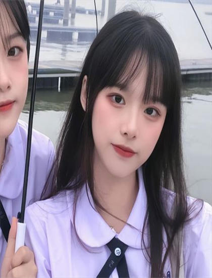 我揉着老师白嫩的大乳_飘花电影院午夜伦